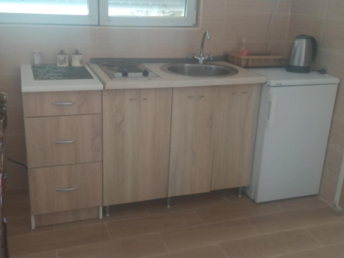 Apartman Laki Apartment โกตอร์ ภายนอก รูปภาพ